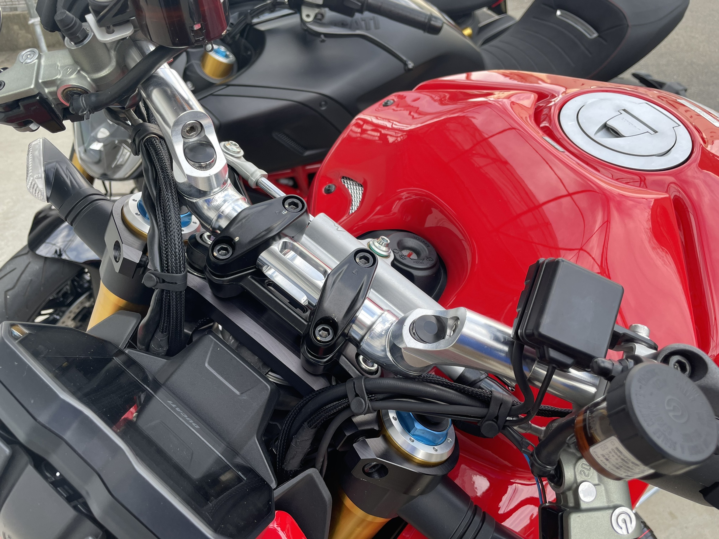 AELLA Aluminum Variable Handlebar (Streetfighter V4 /S)